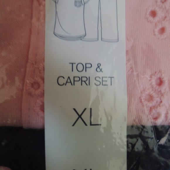 Women's Croft & Barrow® 2-pc. Ribbed Pajama Top & Pajama Pants Sleep Set Women's Croft & Barrow® 2-pc. Ribbed Pajama Top & Pajama Pants Sleep Set